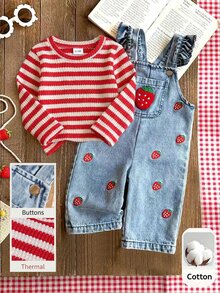 SHEIN Vintaside Kids 2件組女嬰春秋款紅、白、淺藍配色甜美俏皮風紅白條紋長袖內搭上衣，草莓刺繡荷葉邊肩帶牛仔吊帶褲套裝，寬鬆直筒褲腿，適合日常穿著、戶外玩耍、生日派對、拍照、家庭聚會 - 彩色 - 查看 1