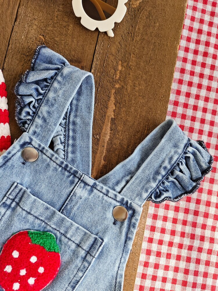 SHEIN Vintaside Kids 2pcs/Set Baby Girl Spring/Autumn Red, White & Light Blue Color Block Sweet Playful Style Red & White Striped Long Sleeve Inner Layer With Strawberry Embroidered Ruffle Shoulder Strap Denim Overall Pants Set, Loose Straight Leg Fit, Suitable For Daily Wear, Outdoor Play, Birthday Party, Photo Shoot, Family Gathering - Multicolor - View 3