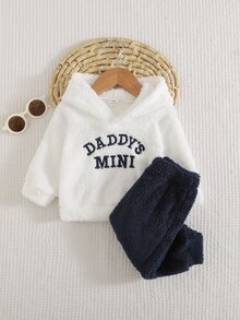 SHEIN 2件組男嬰秋冬休閒端莊風可愛字母刺繡雙面刷毛長袖白色連帽衛衣與海軍藍運動長褲套裝 - 彩色 - 查看 10