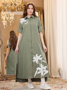 Đầm trẻ em cho bé gái tuổi teen, dệt, màu trơn xám xanh, họa tiết hoa ly lớn, cổ đứng, cài nút trước, dáng rộng, vai trễ, tay lỡ gấp, phong cách thường ngày đi du lịch mùa xuân/hè - màu xanh lá - Xem 3