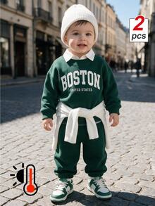 SHEIN Souflis 中性幼童 0-3T 深綠色 Boston 字母印花抓絨內裡運動衫與慢跑褲 2 件套，秋冬保暖休閒運動風嬰兒套裝 - 墨綠色 - 查看 4