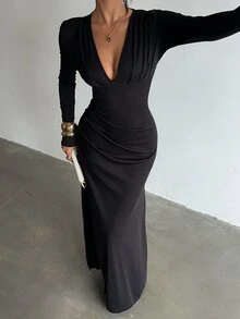 Glamine Gaun Bodycon Hitam Lengan Panjang Berpotongan V Dalam dengan Detail Kerut dan Belahan Tinggi, Gaun Malam Elegan Wanita untuk Tamu Pernikahan, Pesta Makan Malam, Koktail, dan Kencan Romantis. - Hitam - View 3