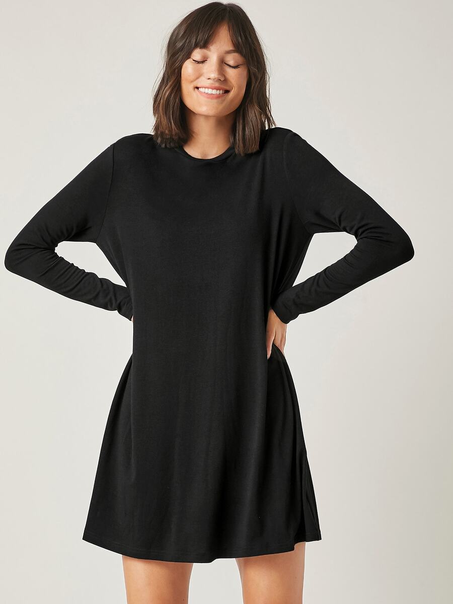 SHEIN Plus Size Women Casual Black Solid Color Round Neck Long Sleeve Short T-Shirt Dress - Black - View 1