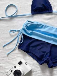 SHEIN Swim 拼色比基尼套裝，包含掛脖三角罩杯與高腰包臀短褲，修身遮肉，適合夏季海邊旅行、海濱度假與溫泉浴 - 藏蓝色 - 查看 7