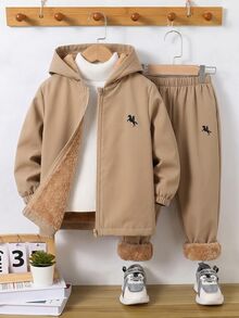 SHEIN 2件組兒童青少年男孩保暖內裡刷毛加厚連帽小馬動物印花正肩冬季夾克休閒運動基礎長褲套裝，適合冬季通勤、上學、日常休閒、度假旅行 - 卡其色 - 查看 3