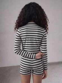 SHEIN 少女黑色與灰色條紋3件套，立領拉鍊短款長袖開襟衫、修身細肩帶背心、高腰緊身短褲，經典橫條紋紋理彈性面料，休閒辣妹風女裝，適合日常居家、健身戶外穿著，修身顯瘦層次感小眾休閒3件套 - 彩色 - 查看 5