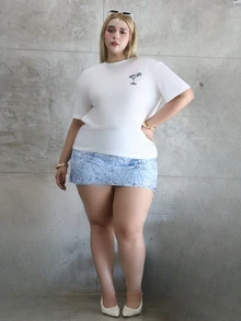 CHERRY TINTT SELECTION 大码休闲鸡尾酒会印花圆领短袖T恤，宽松版型大码女式夏季上衣，适合日常通勤、约会、聚会、新年、感恩节、派对、婚礼、海滩、毕业典礼、时尚、优雅、休闲、外出、约会、通勤、闪亮、情人节、优雅、度假、休闲、Y2K、外出、毕业典礼等场合。 - 白色 - 查看 5