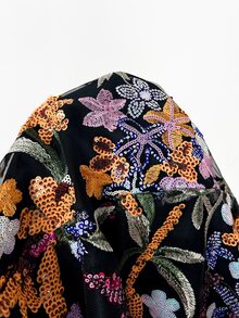 Silquee Gaun Wanita Elegan dengan Detail Payet yang Indah dan Model Halter Neck untuk Pesta Malam dan Kencan - Hitam - View 10