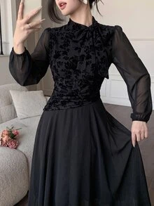 Modelyn Women's Tie Waist Ruched Positioned Print Long Sleeve Dress - Black - View 9