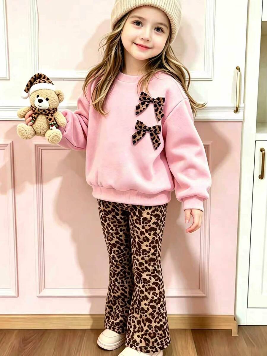 SHEIN Genkimix Kids 甜美可愛風女童2件套 豹紋3D蝴蝶結圓領衛衣＋豹紋喇叭褲，適合秋冬室內外穿著 - 彩色 - 查看 1