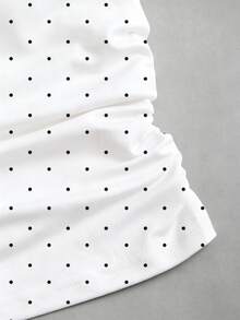 Sweetra Tank Top Wanita Seksi Minimalis dengan Motif Grafis, Pas Badan, Cocok untuk Berpergian - Putih - View 3