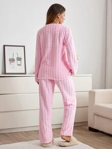 SHEIN طقم بيجامة نسائي مطرز بالسحب مضلع من الفرو الناعم بأكمام طويلة دافئ ومريح من قطعتين ملابس نوم شتوية - وردي - مشاهدة 3