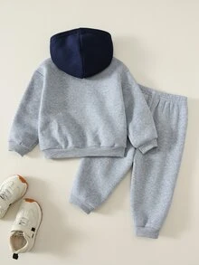 SHEIN 男女嬰兒/幼兒 2件組秋冬休閒可愛抓絨內裡加厚拼色拼接學院風連帽衛衣套裝，嬰兒運動服，嬰兒冬季衣物 - 棕色 - 查看 2