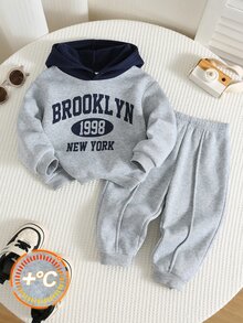 SHEIN 男女嬰兒/幼兒 2件組秋冬休閒可愛抓絨內裡加厚拼色拼接學院風連帽衛衣套裝，嬰兒運動服，嬰兒冬季衣物 - 棕色 - 查看 8