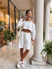 11SKNDS Oversized Longline Fleece Bermuda Shorts With Elastic Drawstring Waist Relaxed Wide Leg Sweat Shorts Casual Everyday Loungewear Spring Summer - Light Grey - View 1