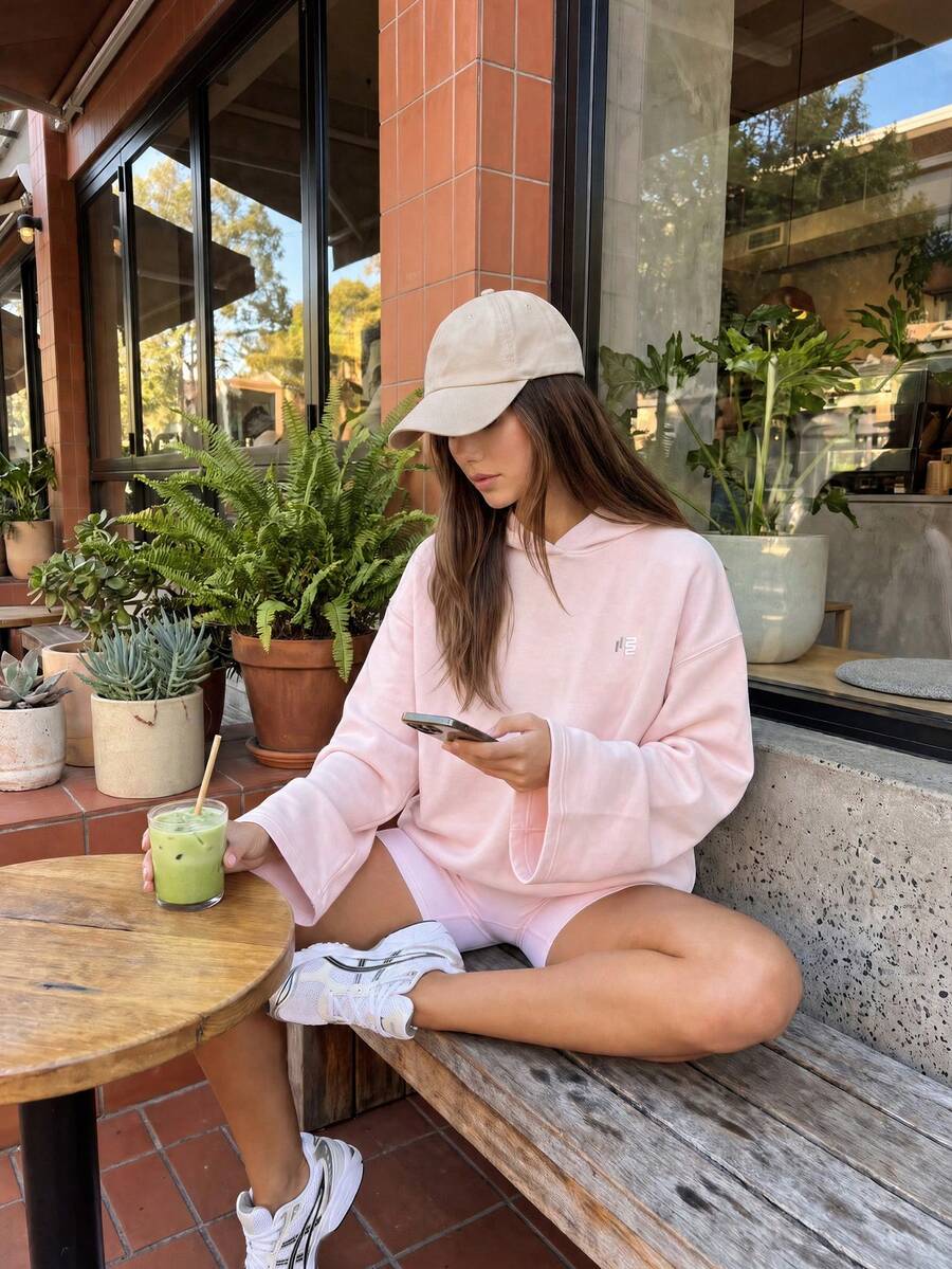 11SKNDS Oversized Pullover Hoodie With Drop Shoulder, Relaxed Fit, Cozy Fleece Fabric, Perfect For Casual Everyday Wear And Weekend Lounging - Pink - View 1