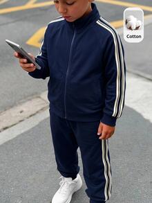 SHEIN 2-delat set för barn och tween-pojkar, avslappnad sportig college-stil, långärmad topp med stående krage, knäppning fram och webbningstrim längs sidsömmen, samt enfärgade trikåbyxor med webbning vid muddarna - Kungsblått - Visa 6