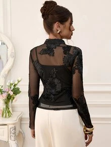 EastFlair Blus Model Baru Gaya Cina dengan Kancing Katak, Renda Transparan, Lengan Lonceng, dan Pinggang Asimetris - Hitam - View 9