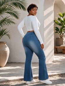 CurvyTilda Plus Size Women's Fashionable Casual Washed Flare Jeans - Blue - View 2