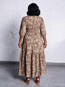 CurvyTilda 大码女装新款优雅休闲度假日常轻薄印花短袖连衣裙，春夏款 - 咖啡棕 - 查看 2