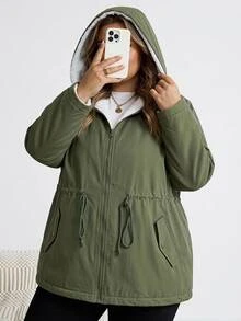 SHEIN CURVE+ Jaket Fleece Berkerudung Lengan Panjang dengan Resleting dan Tali Serut Ukuran Besar - Hijau Tentara - View 9