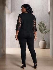 CurvyTilda 大码女式黑色优雅蕾丝袖拼接短外套，适合日常穿着、教师、商务休闲、办公室、外出、机场等场合，尽显优雅气质，街头风十足，复古富贵，基础款上衣，韩版风格，秋冬季必备单品 - 黑色 - 查看 2