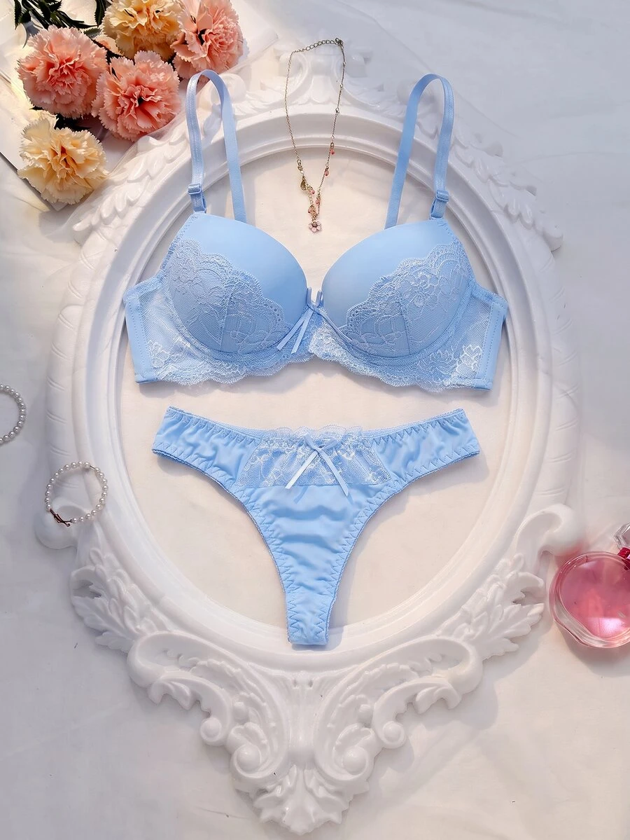 SHEIN 对比色蕾丝超级聚拢文胸和内裤内衣套装,可爱 - 淺藍色 - 查看 1