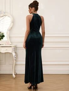 EastFlair Gaun Wanita Elegan Model Halter Neck dengan Desain Kancing Katak dan Belahan Samping di Bagian Bawah - Dark Green - View 8