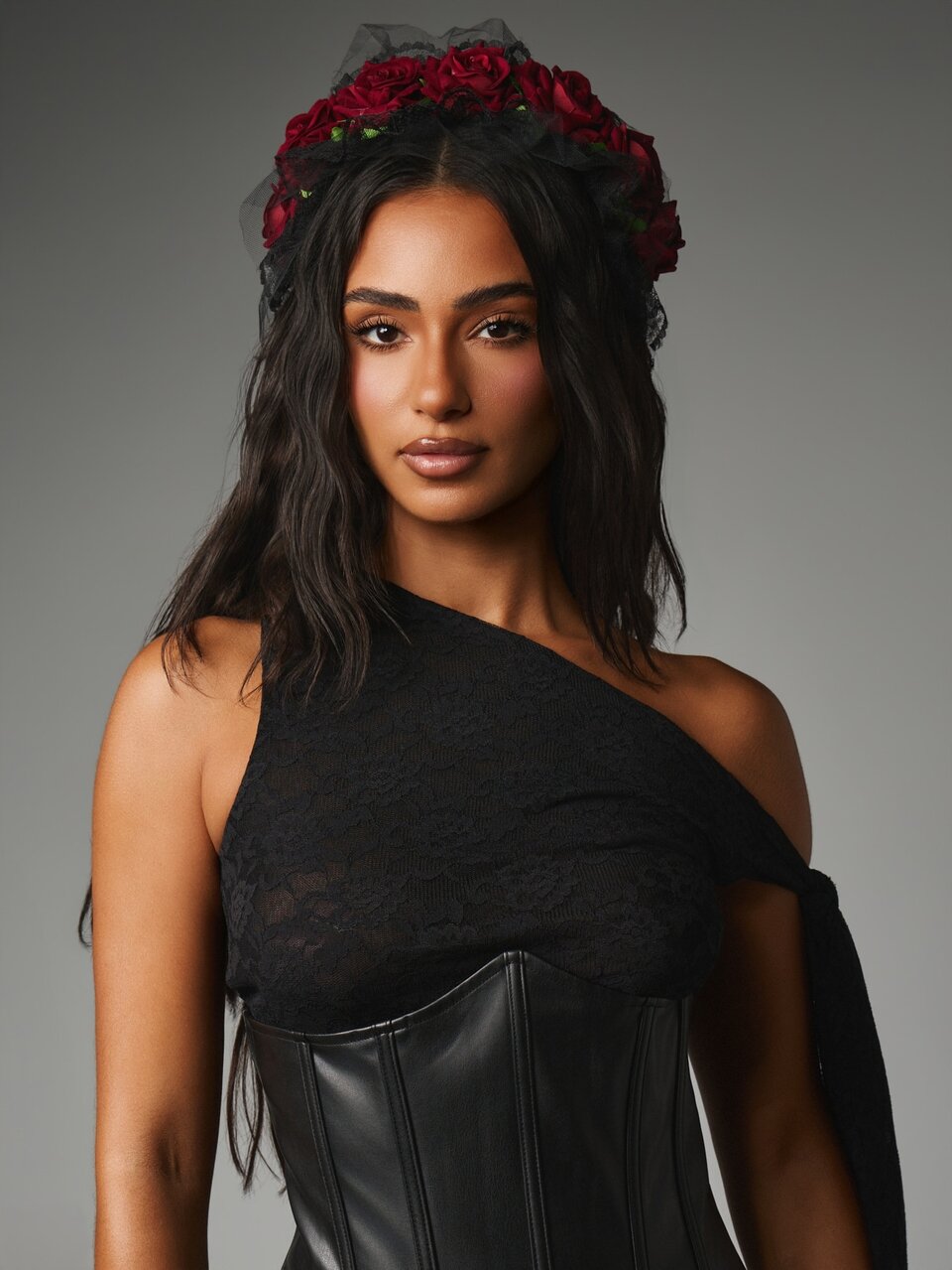 MISSGUIDED 雰囲気シミュレーション レッドローズ プリーツメッシュレースヘッドバンド ゴシック ハロウィン ヘッドギア ウェディングドレス 撮影用 雰囲気フラワー ヘアアクセサリー
