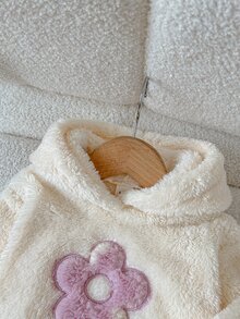 SHEIN Playful Pals 2件組女嬰秋冬日常百搭可愛保暖抓絨法蘭絨愛心連帽衛衣與長褲套裝 - 淺粉色 - 查看 7