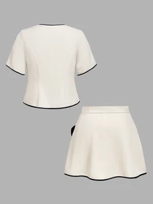 SHEIN MOD طقم نسائي كاجوال يومي من قطعتين بمقاس كبير، ملابس علوية بياقة V وألوان متباينة وأزرار أمامية وأكمام قصيرة مع تنورة قصيرة - لون مشمشي - مشاهدة 3