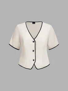 SHEIN MOD طقم نسائي كاجوال يومي من قطعتين بمقاس كبير، ملابس علوية بياقة V وألوان متباينة وأزرار أمامية وأكمام قصيرة مع تنورة قصيرة - لون مشمشي - مشاهدة 7
