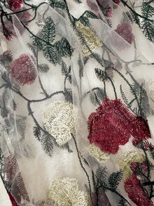 EMERY ROSE Blusa corta con hombros descubiertos, mangas farol y bordado floral de malla transparente de moda para mujer - Multicolor - Ver 5