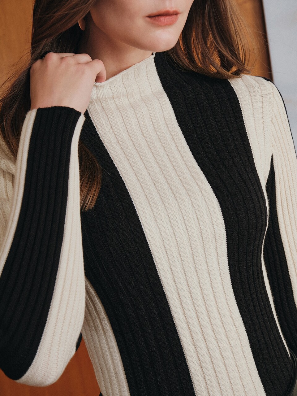 Anewsta Women's Classic Contrast Color Striped Knit Slim Fit Versatile Commuter Top, Autumn/Winter