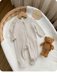 SHEIN Newborn Baby Girl Cute Casual Cartoon Pattern Knit Long Sleeve Pajamas ,Solid Color Knitted Soft Round Neck Long Sleeve Jumpsuit - Khaki - View 2