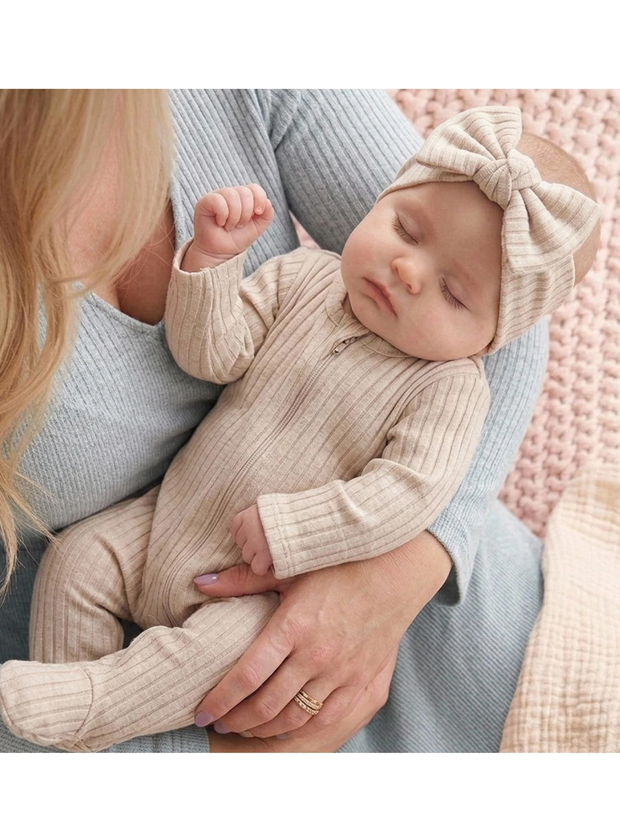 SHEIN Newborn Baby Girl Cute Casual Cartoon Pattern Knit Long Sleeve Pajamas ,Solid Color Knitted Soft Round Neck Long Sleeve Jumpsuit - Khaki - View 1