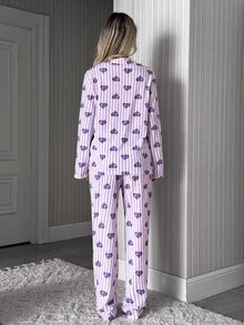 SHEIN Cottnline طقم بيجامة قميص وبنطلون بطبعة قلب وخطوط بنفسجية، بأزرار أمامية وأكمام طويلة وياقة طية - الأرجواني - مشاهدة 3
