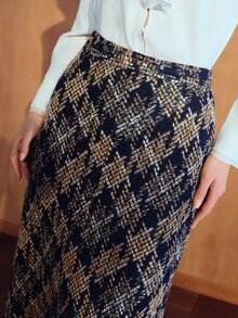 MOTF PREMIUM ROK PANJANG WANITA ELEGAN BERMOTIF KOTAK-KOTAK DENGAN HIASAN RUMBAI DI BAGIAN BAWAH - MultiWarna - View 3
