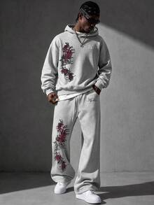 Manfinity EMRG 男士灰褐色彼岸花印花連帽衛衣與喇叭運動褲2件套，Y2K哥德風街頭休閒套裝，酒紅色彼岸花花卉印花長袖連帽運動套裝，適合外出、演唱會、節日派對 - 灰色 - 查看 3