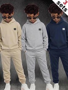 SHEIN 6件組兒童青少年男孩休閒日常百搭舒適印花徽章圖案厚實保暖內裡連帽套頭寬鬆衛衣與寬鬆慢跑褲針織兩件套，適合通勤、上學、日常休閒外出、運動，秋冬穿著 - 彩色 - 查看 6