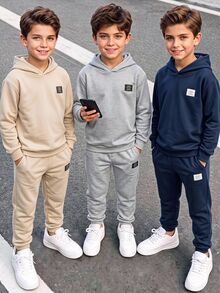 SHEIN 6件組兒童青少年男孩休閒日常百搭舒適印花徽章圖案厚實保暖內裡連帽套頭寬鬆衛衣與寬鬆慢跑褲針織兩件套，適合通勤、上學、日常休閒外出、運動，秋冬穿著 - 彩色 - 查看 4