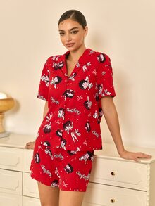 Betty Boop x SHEIN طقم بيجامة نسائي بطبعة كرتونية، توب بأكمام قصيرة وشورت - الأحمر - مشاهدة 5