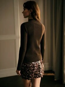 MOTF PREMIUM SWEATER WANITA DENGAN DETAIL KANCING LOGAM, KERAH MOCK, DAN POTONGAN SLIM FIT - Coffee Brown - View 4
