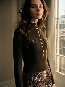 MOTF PREMIUM SWEATER WANITA DENGAN DETAIL KANCING LOGAM, KERAH MOCK, DAN POTONGAN SLIM FIT - Coffee Brown - View 6