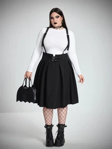 SHEIN CURVE+ فستان تانك أسود مقاس كبير بخصر عالي مع إبزيم حزام مزدوج وتجاعيد، أحزمة ظهر متقاطعة قابلة للتعديل، فستان قصير نحيف لحفلة هالوين، مناسب للخريف - الأسود - مشاهدة 4