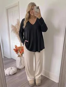 SHEIN CURVE+ Kaos Kasual Lengan Panjang Leher V Warna Polos Ukuran Plus Musim Gugur - Hitam - View 5