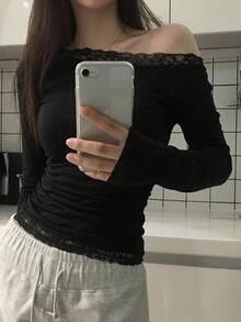 DAZY Solid Color Lace Trim Asymmetric Collar Fitted T-Shirt Fall - Black - View 2