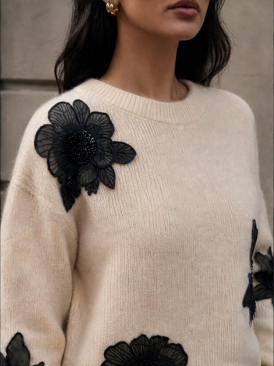 Women's Autumn/Winter Luxury Contrast Color Lace Knit Sweater, 3D Feather & Floral Leaf Embroidery, Round Neck, Loose Fit, Slimming, Soft Plush, Elegant Commuter Sweater