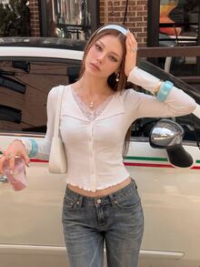 Sweetina Kaos Lengan Panjang Kasual Minimalis Seksi dengan Kerah Renda dan Hiasan Rumbai 2 in 1 - Putih - View 6