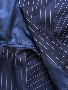 SHEIN PETITE Blazer Garis-Garis Biru Tua Elegan dan Minimalis untuk Wanita Bertubuh Mungil - Sempurna untuk Berpergian. - Navy Blue - View 7